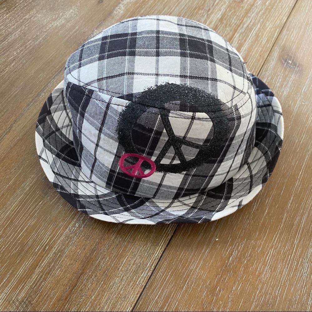 Justice black/white plaid hat OS